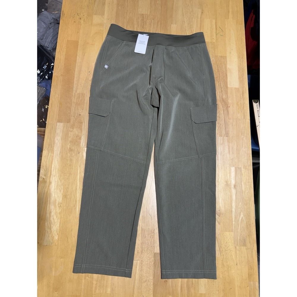 FIGS Men's Medium Slim Cargo Scrub Pants Short Olive Technical Collection NWT